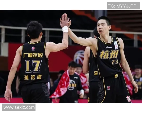 朱俊龙的崛起与挑战:从青涩少年到职场精英的奋斗故事